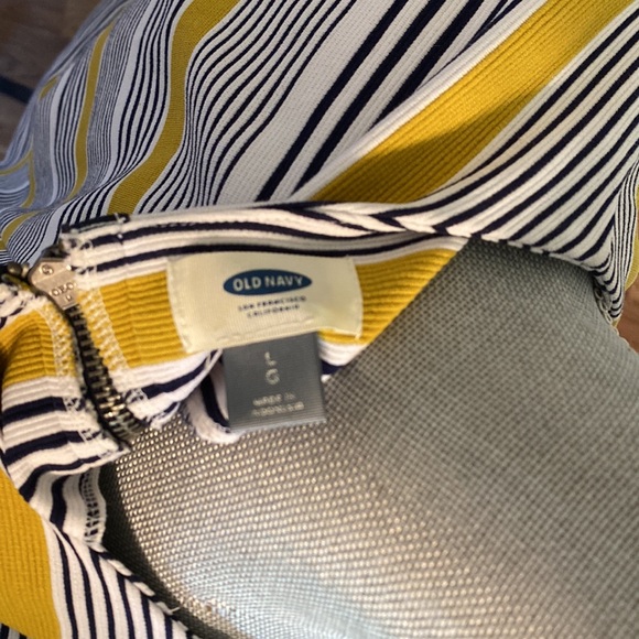 4/$20 - Old Navy Striped Shirt - Picture 9 of 9
